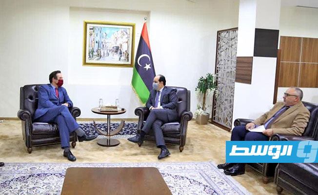 لقاء معيتيق مع سفير بريطانيا لدى ليبيا. الأربعاء 9 ديسمبر 2020. (إدارة التواصل والإعلام)