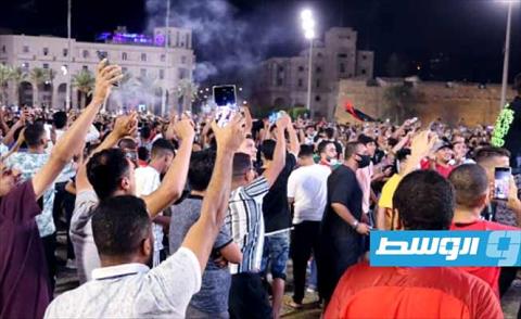 احتفال الجمهور في طرابلس بالفوز على أنغولا.