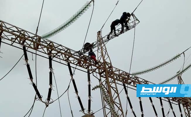 «الكهرباء»: انتهاء صيانة خط نقل الطاقة التميمي درنة