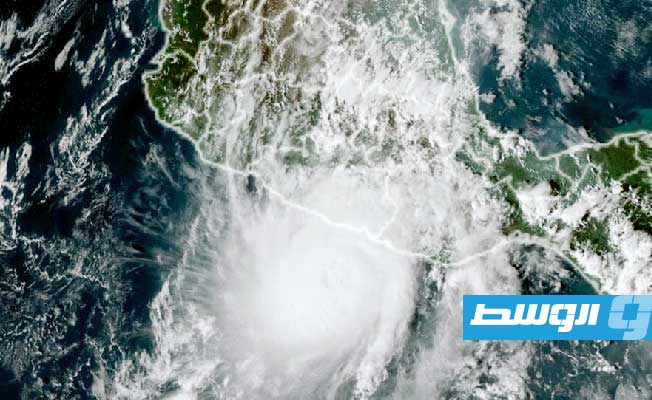 «أوتيس» يشتد إلى إعصار من الدرجة القصوى مع تقدمه نحو المكسيك
