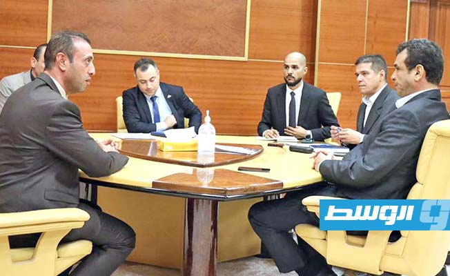 اجتماع أبوجناح مع السفير الفلسطيني لدى ليبيا ومرافقيه، الأربعاء 26 أكتوبر 2022. (وزارة الصحة)