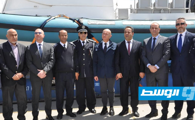 إيطاليا تسلم أمن السواحل الليبي زورقين جديدين