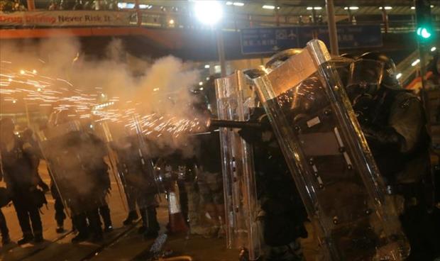 مواجهات قرب مكتب الارتباط الصيني خلال تظاهرات في هونغ كونغ