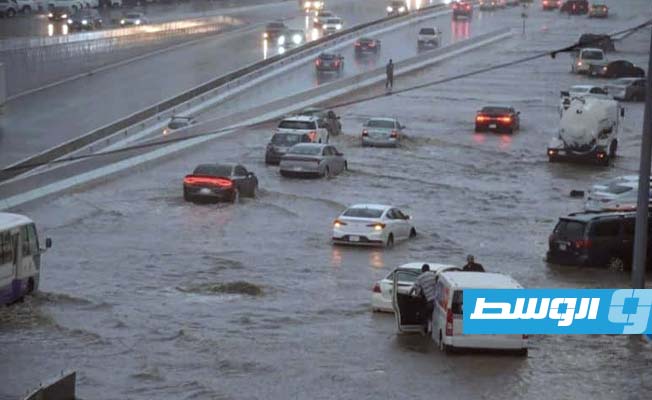 سيول في شوارع مدينة جدة السعودية، الخميس 24 نوفمبر 2022 (تويتر)