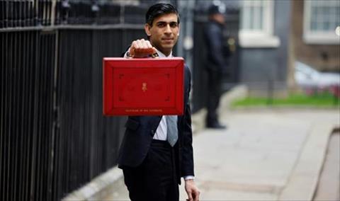 لندن تُبقي على مساعداتها المالية في مواجهة «كورونا» وترفع الضرائب