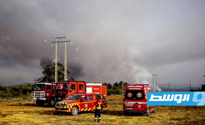 السلطات تجلي آلاف السكان.. مواصلة جهود السيطرة على الحرائق جنوب البرتغال بسبب موجة الحر