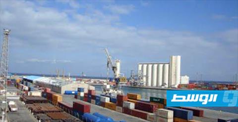 سفن محملة ببضائع غذائية تصل إلى ميناء طرابلس خلال يومين
