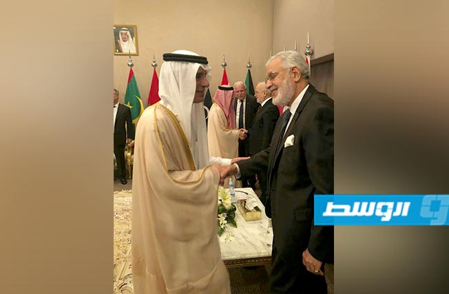 وزير الخارجية في حكومة الوفاق سيالة خلال لقائه نظيره السعودي عادل الجبير. (صورة من خارجية الوفاق).