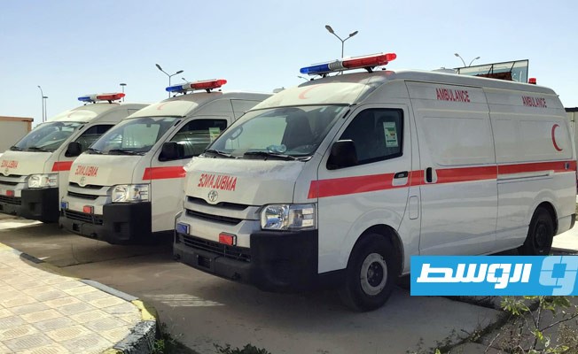 مستشفى المقريف في أجدابيا يتسلم 3 سيارات إسعاف من البلدية
