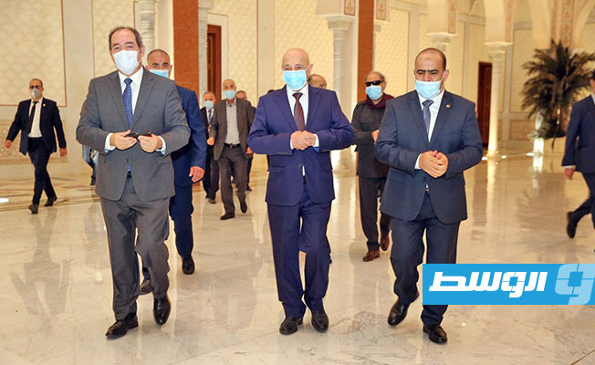 عقيلة صالح يصل إلى الجزائر بعد عرضها وساطة وإطلاق مبادرة القاهرة