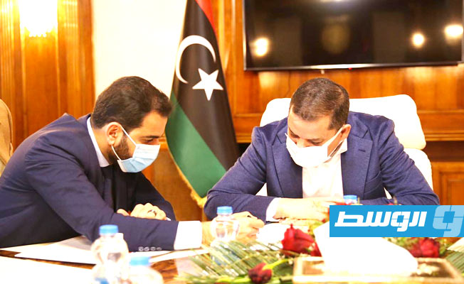 رئيس الحكومة عبد الحميد الدبيبة, مع مسؤولي الملف الطبي في ليبيا, 29 يناير 2022. (حكومة الوحدة الوطنية)