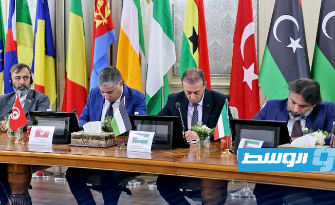 رئيس حكومة «الوحدة الوطنية الموقتة» عبدالحميد الدبيبة يجتمع مع سفراء الدول العربية والأفريقية والإسلامية، الأربعاء 3 يناير 2023 (منصة حكومتنا)