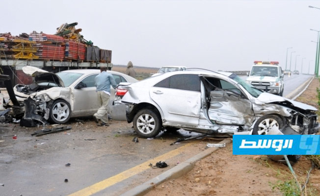 وفاة ثلاثة أشخاص من عائلة واحدة في حادث سير على طريق سرت - مصراتة