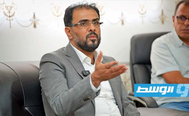 حماد يقيل المجلس البلدي درنة ويحيل أعضاءه للتحقيق