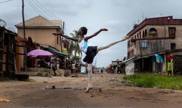 صغار طموحون يرقصون الباليه في شوارع لاغوس لكن بلا موسيقى