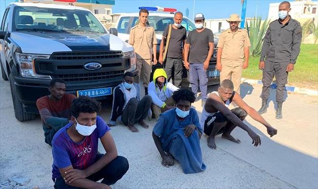 المهاجرون الستة بعد إنقاذهم من وسط البحر، 31 يوليو 2020. (داخلية الوفاق)