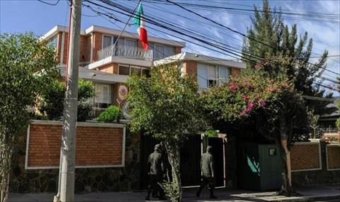 المكسيك تهدد بمقاضاة بوليفيا بسبب «مضايقات» سفارتها في لاباز