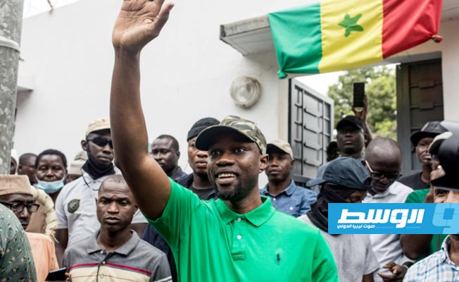 الحكومة السنغالية تبرر امتناعها عن توقيف المعارض سونكو بعد الحكم عليه بالسجن