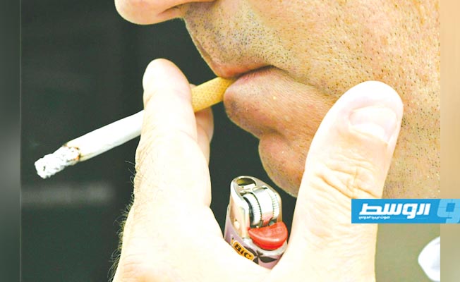 فرنسا تغرم مشتري السجائر من باعة غير مرخصين