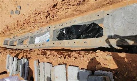 دفن ثلاث جثث مجهولة الهوية لمهاجرين غير شرعيين في بني وليد