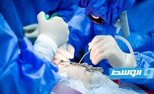 فريق طبي من بنغازي يجري عمليات زراعة قوقعة في مستشفى ابن سينا بسرت
