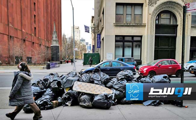 «ثورة نفايات» لتخليص نيويورك من القمامة المتراكمة في الشوارع