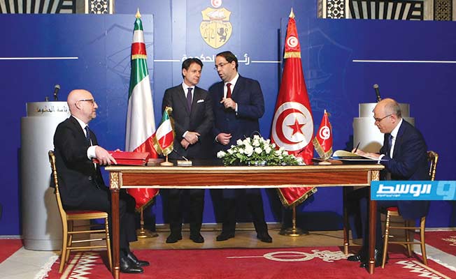 رئيس الوزراء الإيطالي جوزيبي كونتي مع رئيس الحكومة التونسية يوسف الشاهد. 30 أبريل 2019. (رئاسة الحكومة)