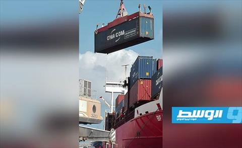 وصول 4 سفن نقل حاويات وسيارات إلى ميناء بنغازي