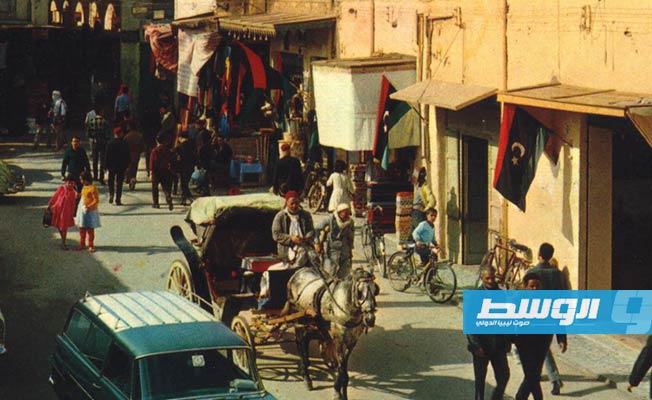 ميدان الحدادة ومكتبة بوقعيقيص المحل الثاني على يمين الصورة