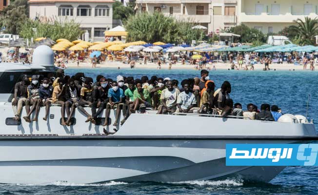 فون دير لايين تدعو دول الاتحاد الأوروبي لاستضافة مهاجرين وصلوا إلى إيطاليا