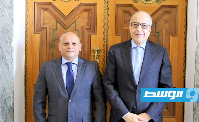 الكبير يبحث تسهيل عودة الشركات المصرية للعمل في ليبيا