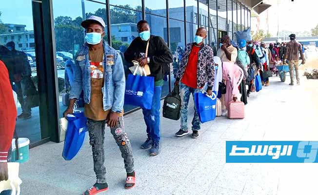 مهاجرون من غانا في طرابلس قبيل عودتهم إلى أكرا، 29 أكتوبر 2023. (سفارة غانا في ليبيا)