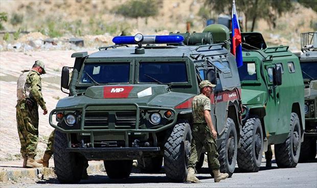 الشرطة العسكرية الروسية تبدأ دوريات في منبج شمال سورية