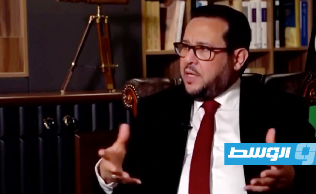 عبدالحكيم بلحاج: حل الأزمة يتمثل في إجراء انتخابات برلمانية فقط كمرحلة أولى