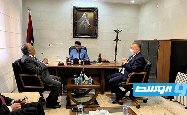السفير الليبي لدى الأردن، عبدالباسط عبدالقادر البدري يلتقي ممثلي مركز الحسين للسرطان (صفحة سفارة ليبيا بالأردن على فيسبوك)