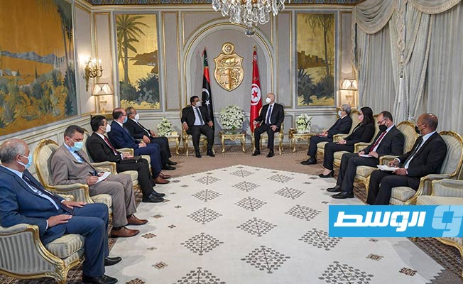 رئيس المجلس الرئاسي محمد المنفي، مع الرئيس التونسي قيس سعيّد، في قصر قرطاج, 29 مايو 2021. (المجلس الرئاسي)