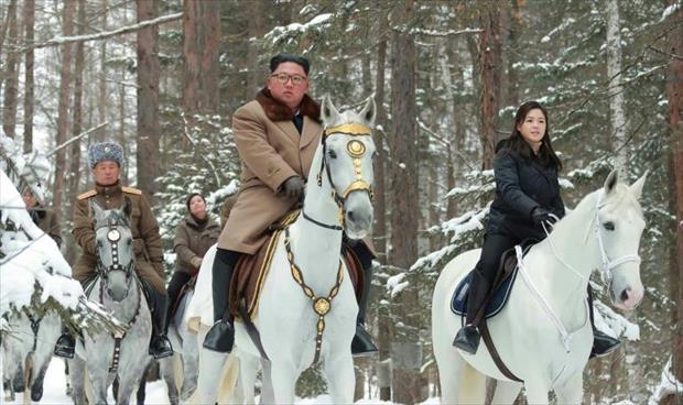 الزعيم الكوري الشمالي يظهر على الحصان بين ثلوج جبل بايكتو