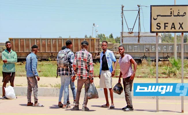 منظمة حقوقية تونسية تطالب الحكومة مساعدة مهاجرين مطرودين بشكل عاجل