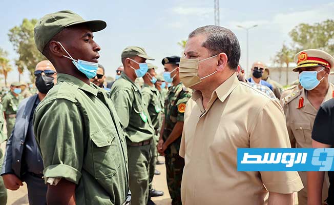 الدبيبة خلال جولة تفقدية لمقر منطقة طرابلس العسكرية، 5 أغسطس 2021. (مكتب الحكومة)