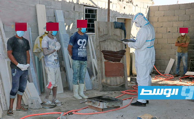جانب من رصد وتسليم حالة «كورونا» لمركز بنغازي الطبي بمعاونة الأمن، 30 يونيو 2020. (الغرفة المركزية لفرق الرصد والتقصي بنغازي)