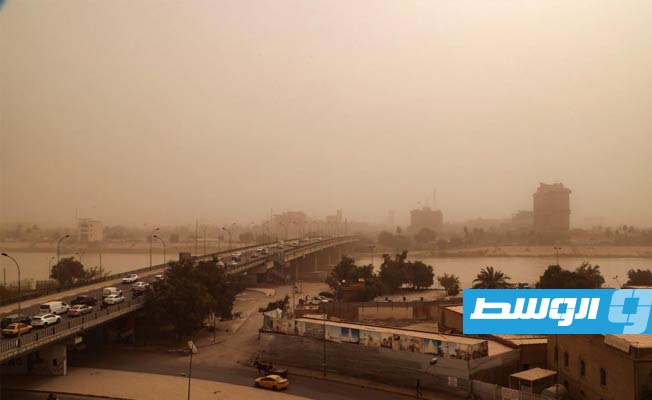 عاصفة رملية تضرب أنحاء المدن العراقية. (الإنترنت)