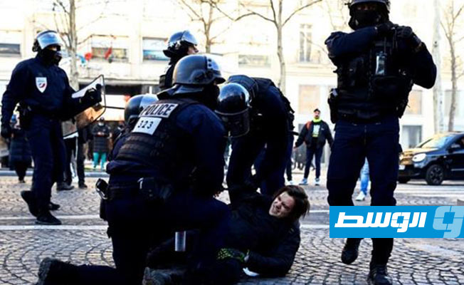 الشرطة الفرنسية تفرق معارضي شهادة التلقيح