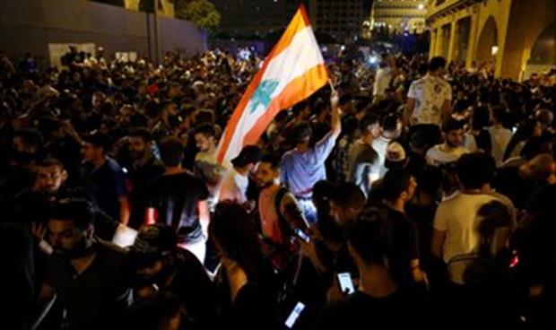 تظاهرات في لبنان بعد فرض الحكومة ضرائب على الاتصالات عبر الإنترنت