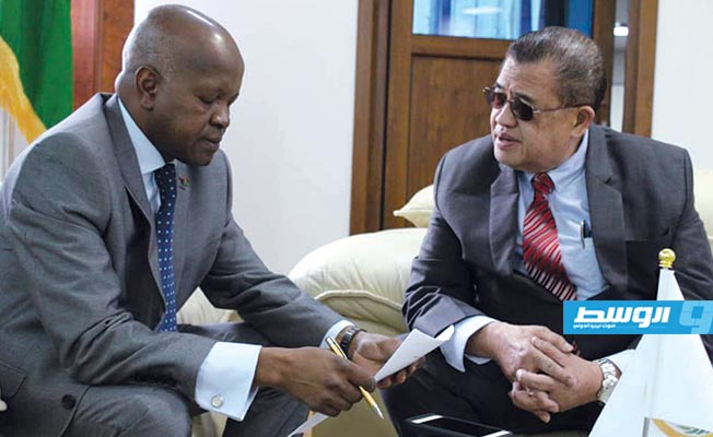 الورضمي يبحث مع مستشار الرئيس الفلبيني تفعيل الاتفاقات السابقة مع ليبيا