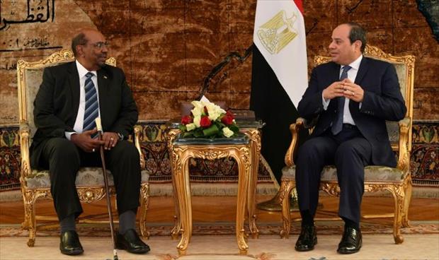 البشير من القاهرة: محاولات لاستنساخ «ما يسمى بالربيع العربي» في السودان