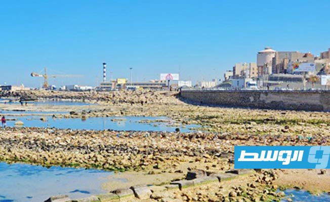 انحسار المياه عن الشواطئ.. هل تشهد ليبيا تسونامي؟ (فيديو)
