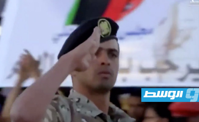 (فيديو) استعراض عسكري لقوات القيادة العامة في سبها بحضور حفتر
