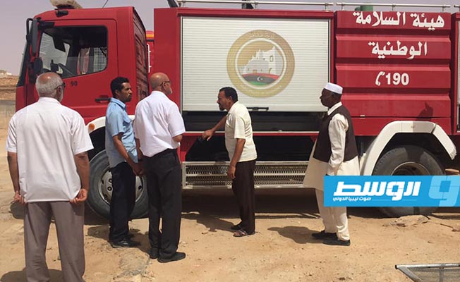 «داخلية الوفاق»: تسليم سيارتي إطفاء إلى غدامس