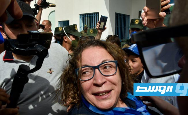 حبس صحفي في قضية الناشطة الجزائرية أميرة بوراوي ووضع والدتها تحت الرقابة القضائية