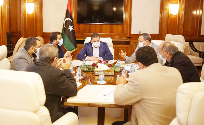 رئيس الحكومة عبد الحميد الدبيبة, مع مسؤولي الملف الطبي في ليبيا, 29 يناير 2022. (حكومة الوحدة الوطنية)